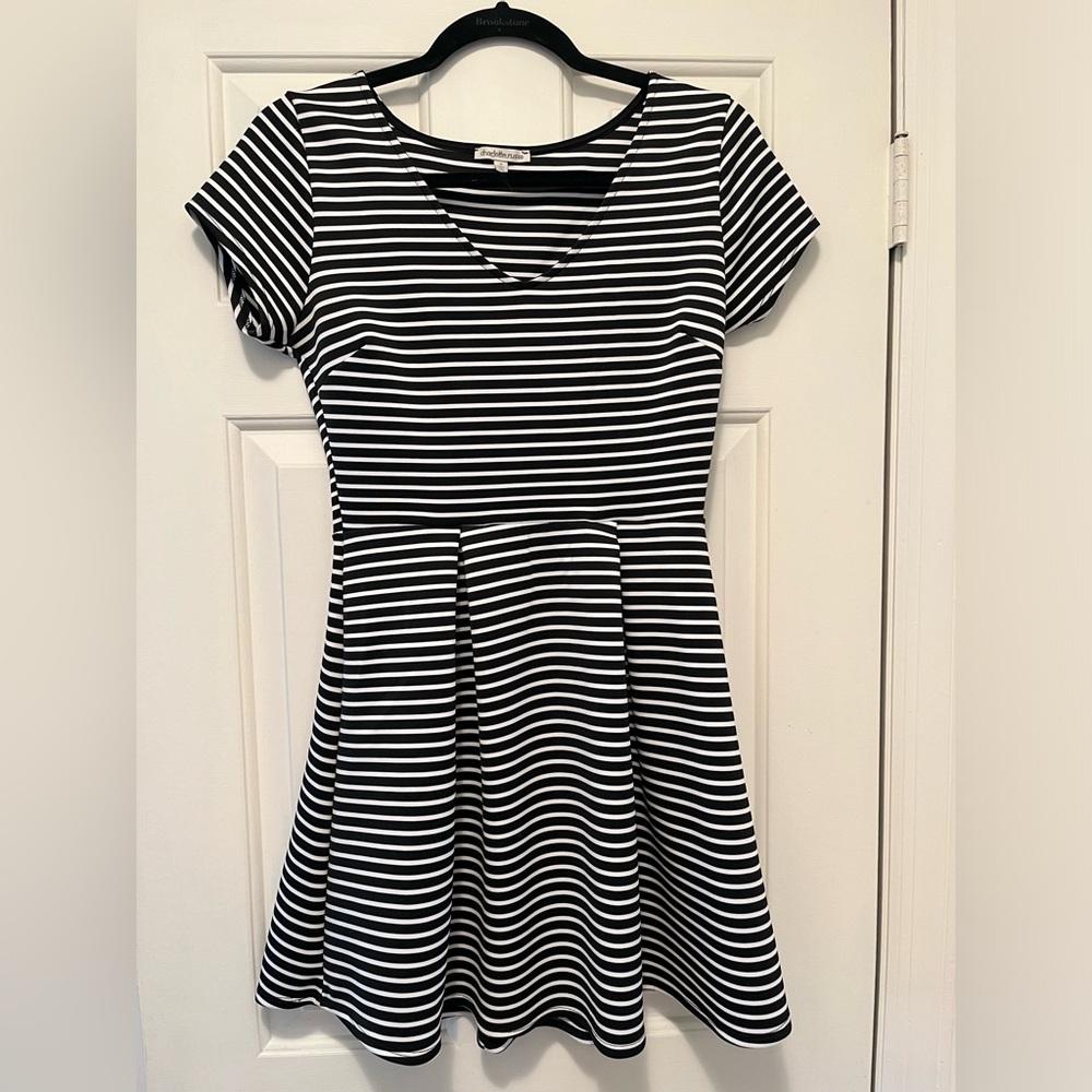 Charlotte Russe Black and White Mini Dress - size Small